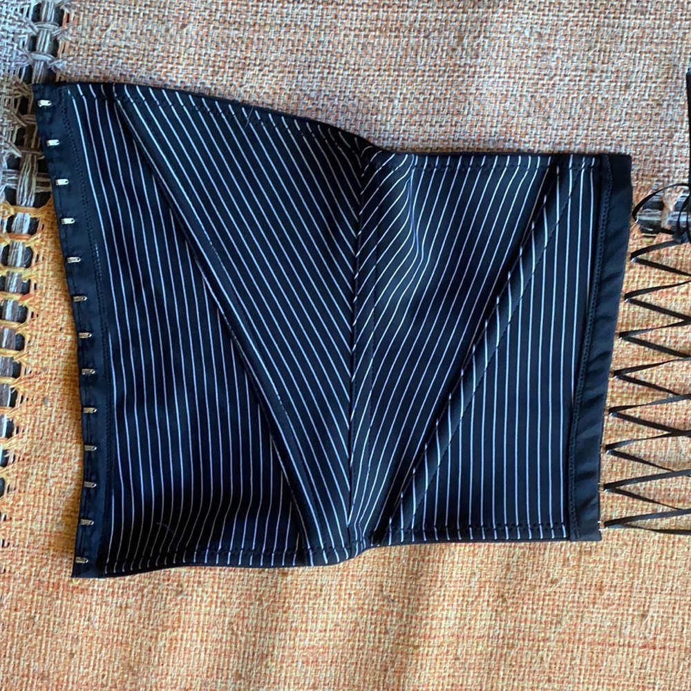Striped Corset - Picture 3 of 6
